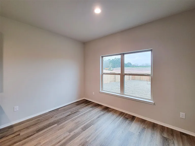942 Amesbury Ct — Photo 13
