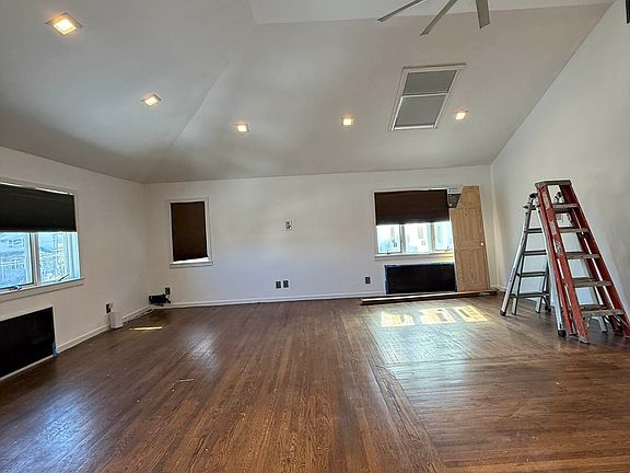 3rd image of 11-05 Bay St #32-2