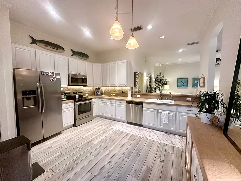 853 Bonaire Cir — Photo 2