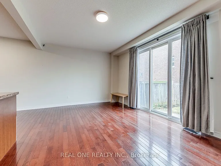 2319 Stone Glen Cres — Photo 16