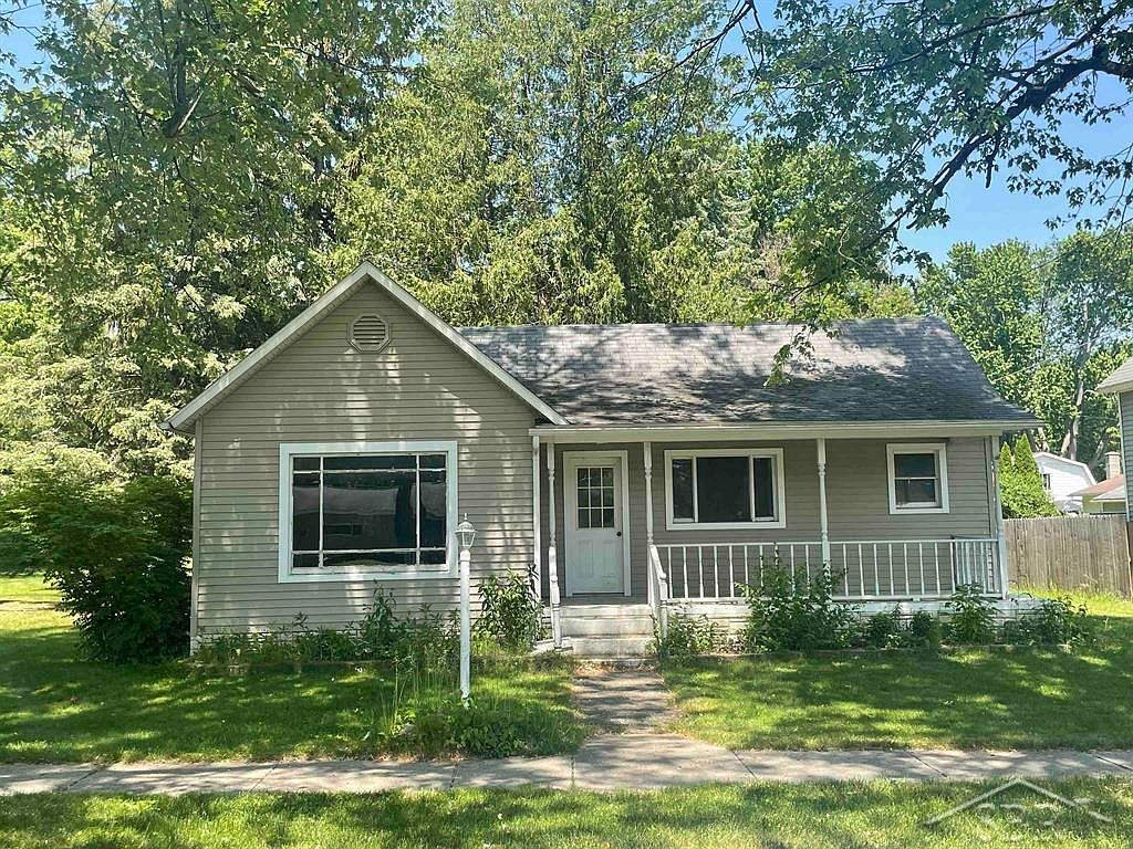 427 Cedar St, Breckenridge, MI 48615 Zillow