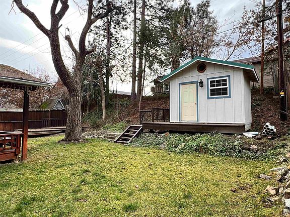 3rd image of 913 Yama St