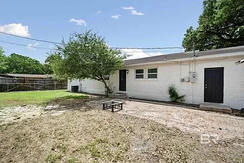 3 bed, 1866 sqft, $2,000 — Photo 3