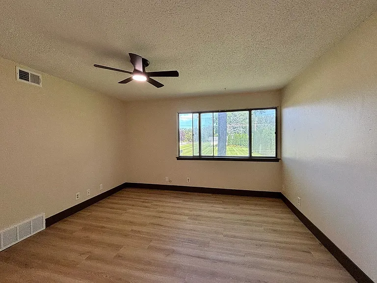 Breckenridge Davenport Apartments — Photo 117