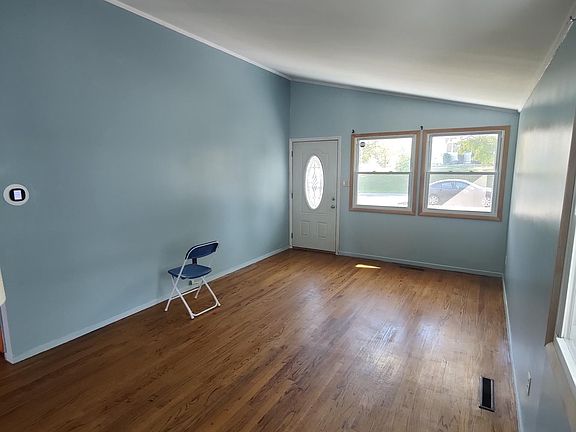 2nd image of 13 Euclid Ave