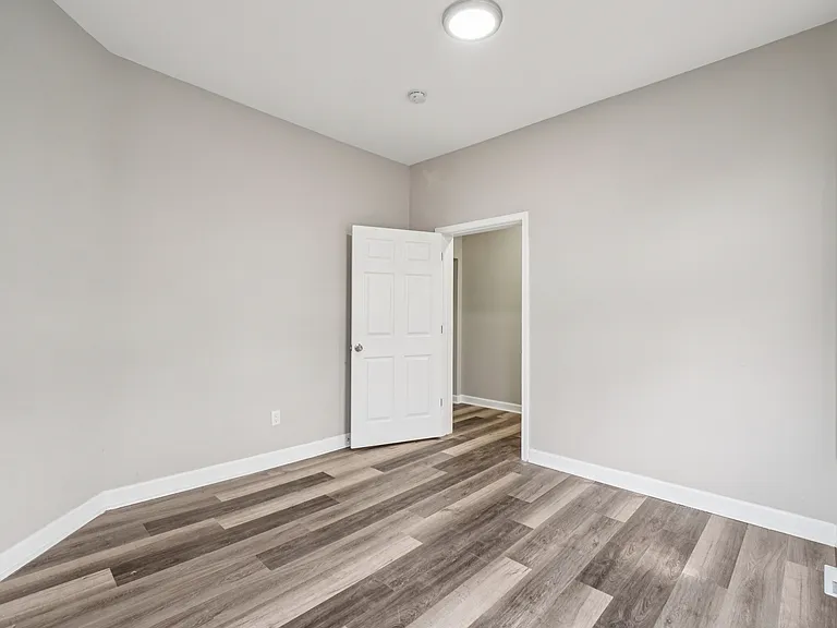 3820 Wabash St — Photo 11