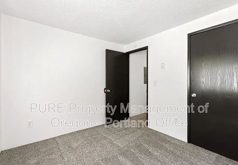 Parkway Garden — Photo 79