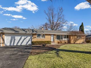 103 Coldren Dr, Prospect Heights, IL 60070