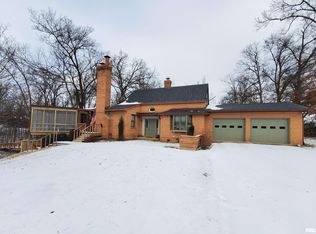 1441 N Franklin St, Salem, IL 62881