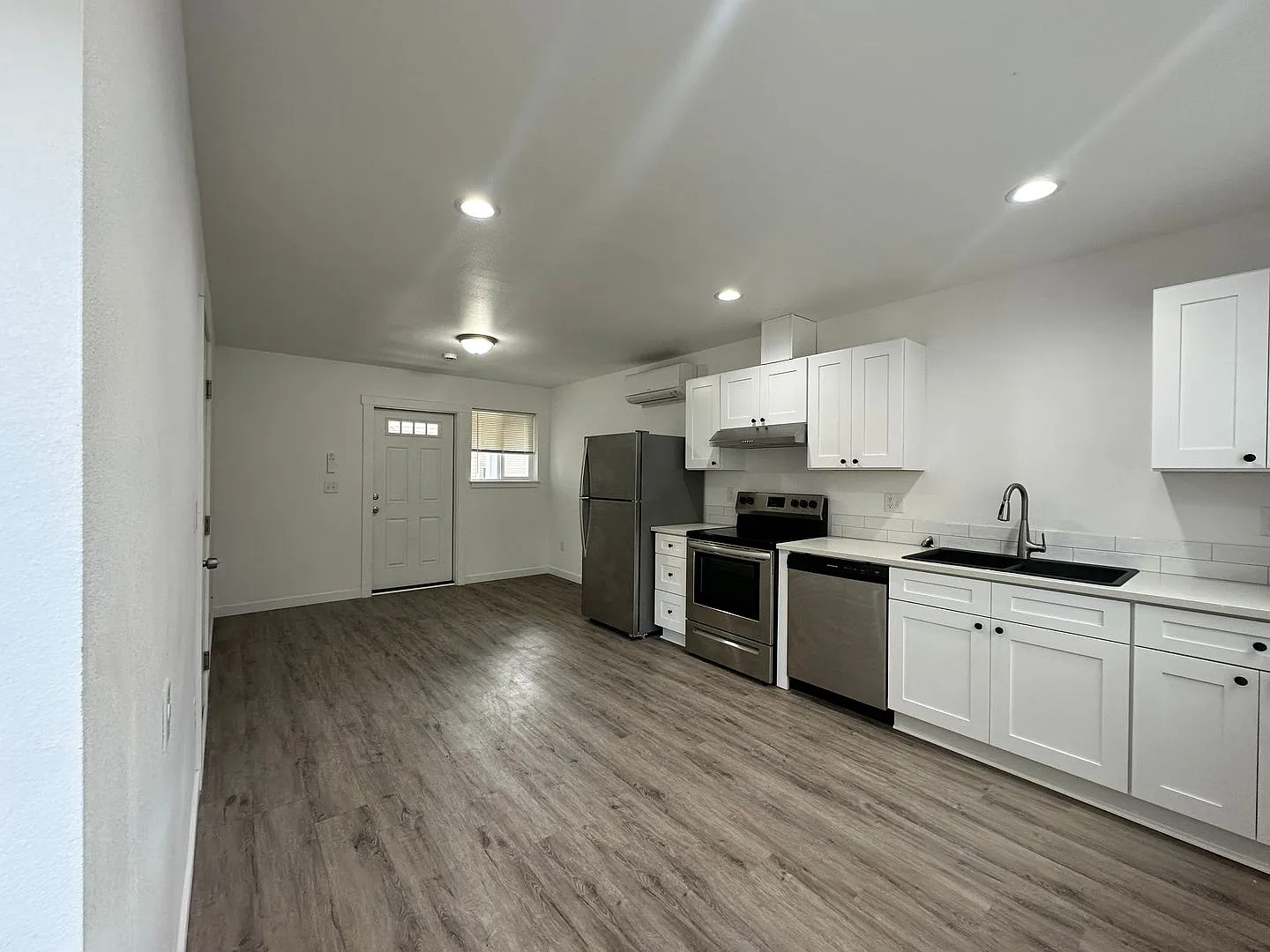 Newly Remodeled 4-Bedroom, 3-Bath Home Near OSU! — Photo 2