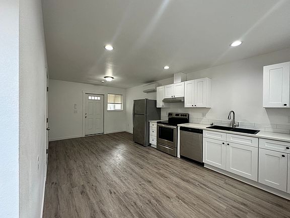 2nd image of 815 SW 8th St #2