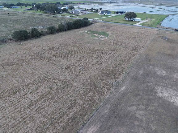 3rd image of 11453 Blanchard Rd