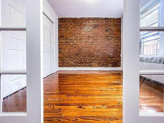 5th image of 3111 Crescent St APT C1