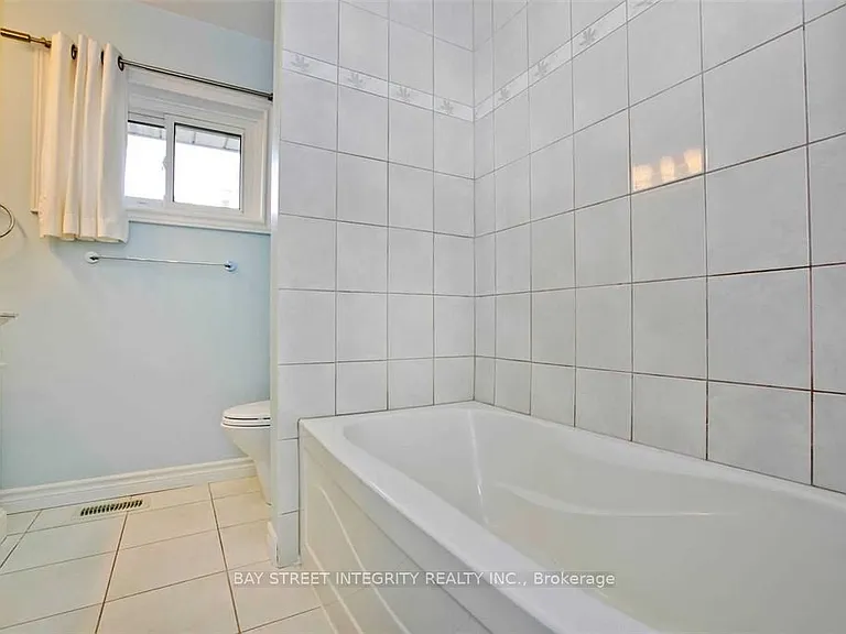 60 Hesketh Ct — Photo 13
