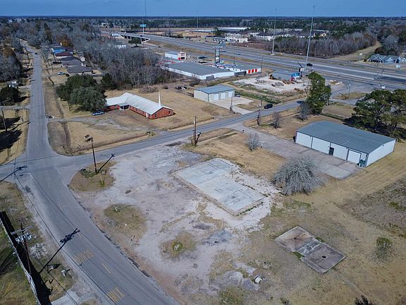 2nd image of 6595 Lawrence Dr