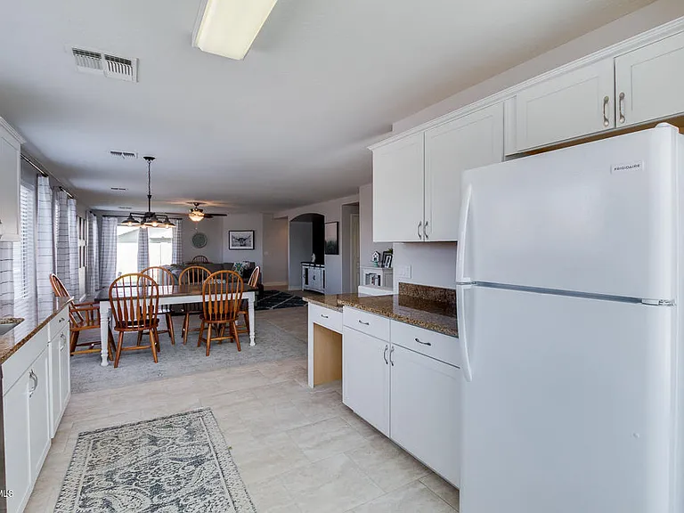 3868 W Carlos Ln — Photo 7
