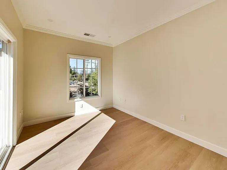568 Glenwood Ave #1 — Photo 14