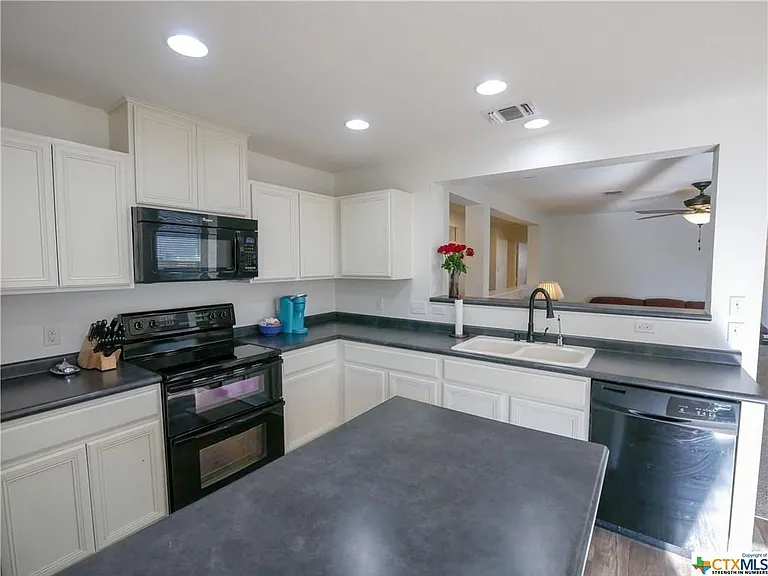 1148 Lonesome Oak Dr — Photo 4