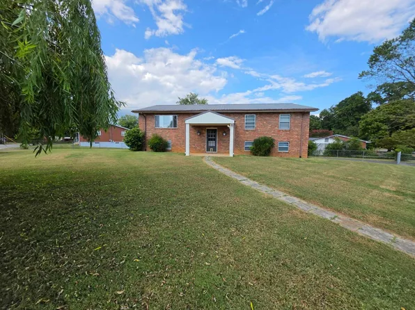 817 Liberty Dr, Kingsport, TN 37663