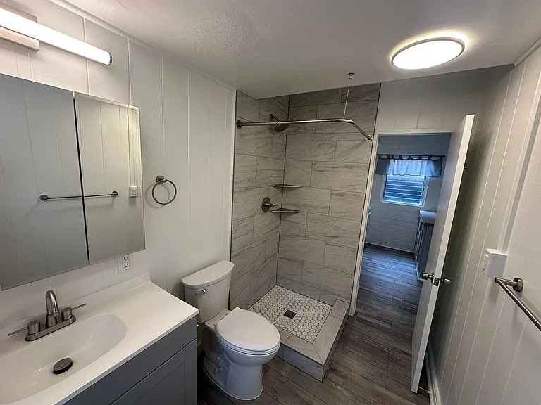 1223 Wilder Ave — Photo 9