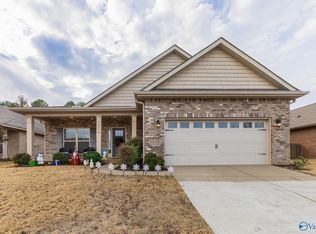 329 Lady Hawk Ln SW, Huntsville, AL 35824