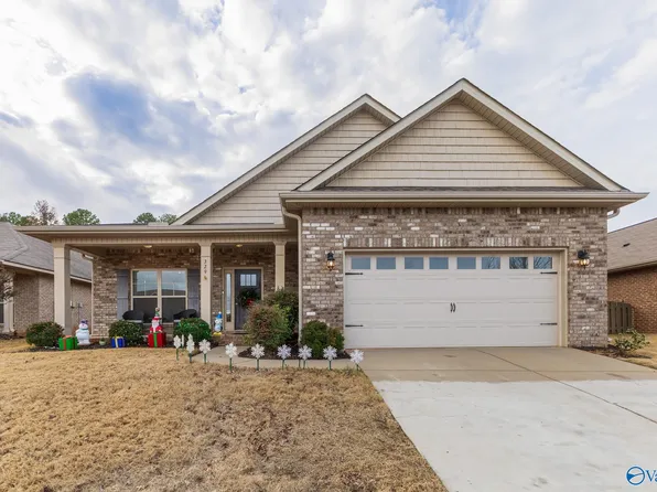 329 Lady Hawk Ln SW, Huntsville, AL 35824