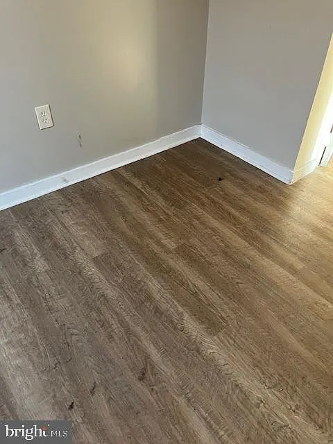 1 bed, 2544 sqft, $995 — Photo 2