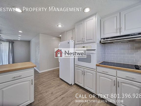 3rd image of 1554 W Beechwood Cir