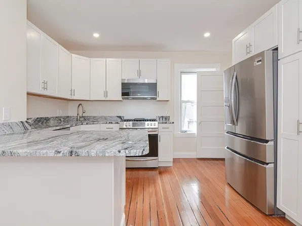 29-31 Trowbridge St, Newton Center, MA 02459