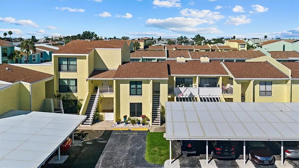 2 bed, 2.0 bath, 1040 sqft, $2,199 — Photo 2