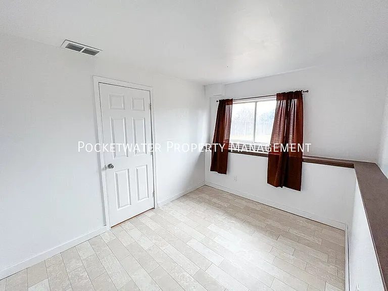 2207 Tulip St — Photo 15