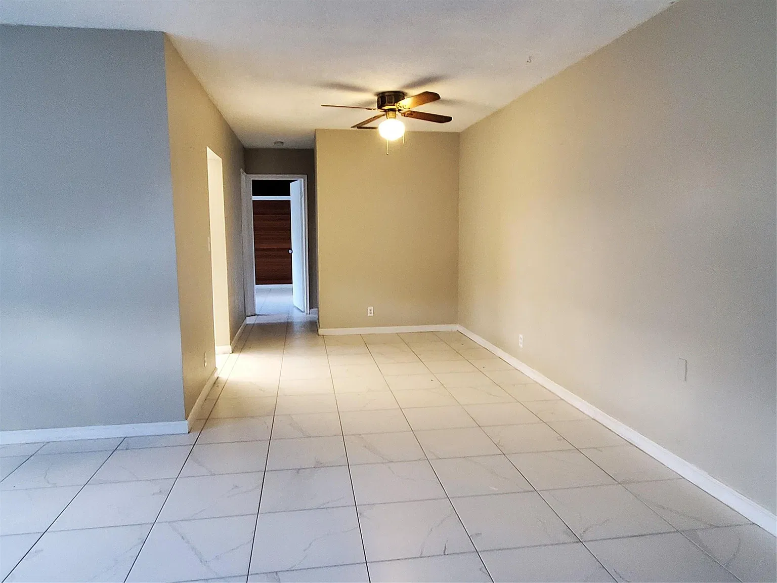 3 bed, 2.0 bath, 6150 sqft, $3,100 — Photo 2