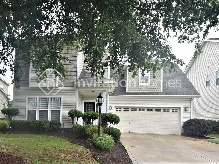 8527 Castle Cliff Dr — Photo 1