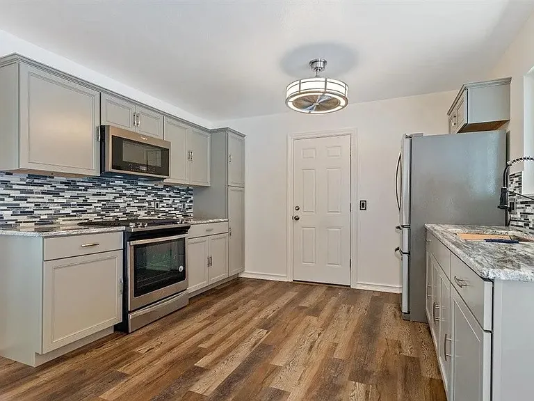 2524 E 97th Ave — Photo 12