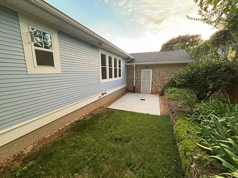 105 Abernathy St — Photo 12
