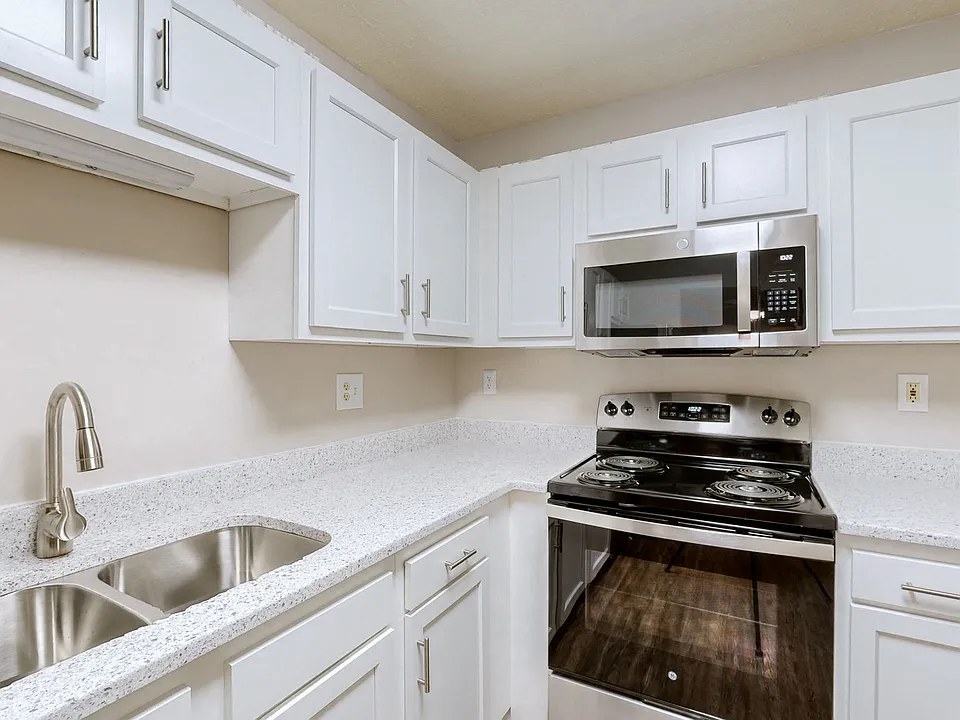 Hurstbourne Crossing Apartments