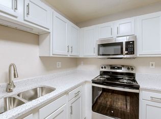 Hurstbourne Crossing Apartments, Louisville, KY 40299