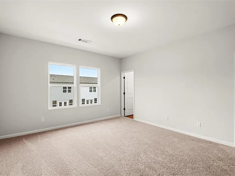 741 Payton Ln — Photo 25