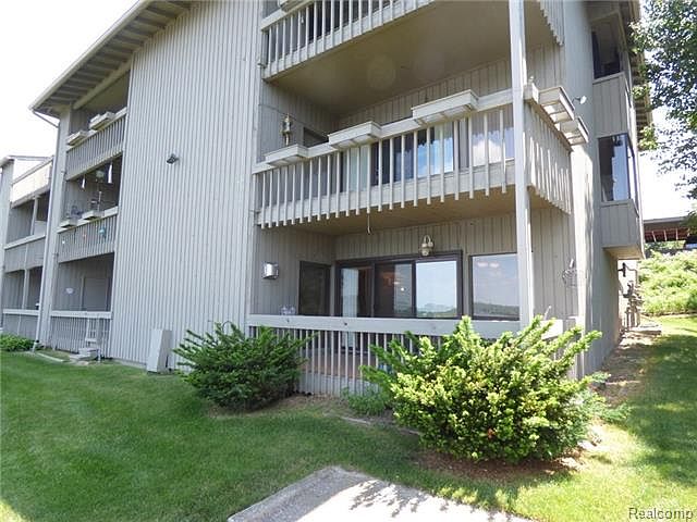 1st image of 881 Cliffs Dr APT 102-A