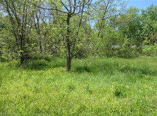 Edgewater Ave NW, Massillon, OH 44646