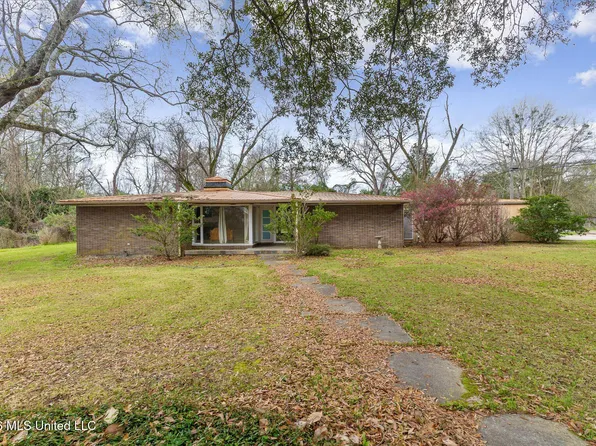 301 Spring St, Taylorsville, MS 39168