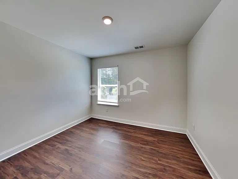 769 Carnaby Ln — Photo 18