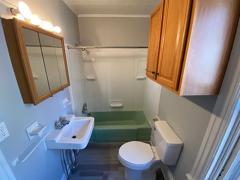 236 W Pomfret St #2A — Photo 7