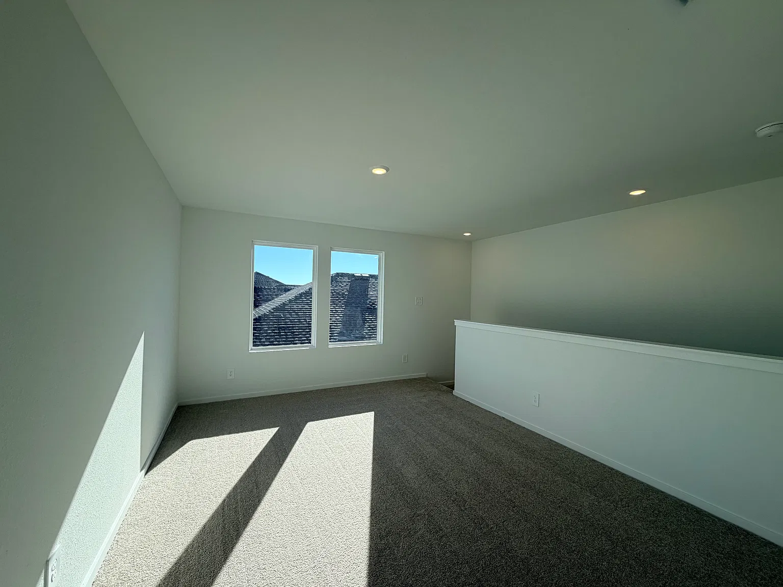 5 bed, 2238 sqft, $2,300 — Photo 3