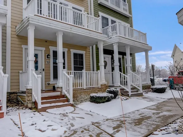30 Lakeview Pl #30, Lake Zurich, IL 60047