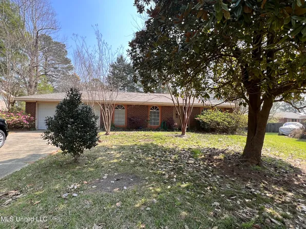 104 Red Oak Rd, Clinton, MS 39056