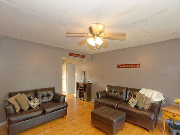 3rd image of 4 Chateau Ct