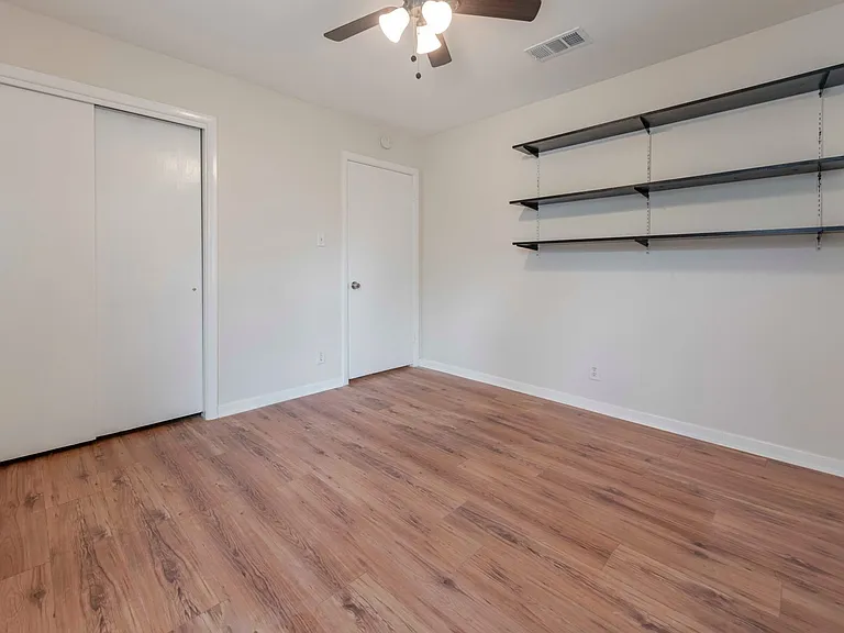 1904 Ridgemont Dr — Photo 10