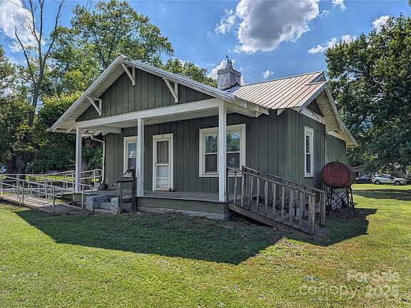 2nd image of 251 Westwood Cir
