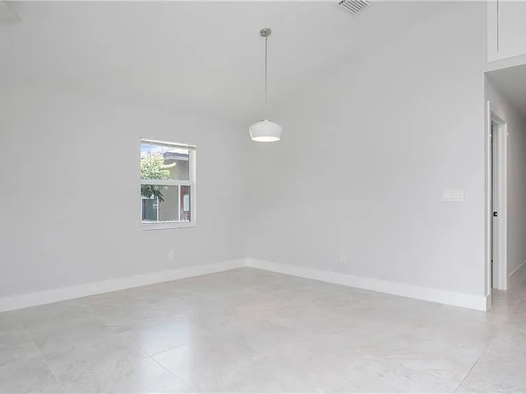 27310 Dortch Ave — Photo 5